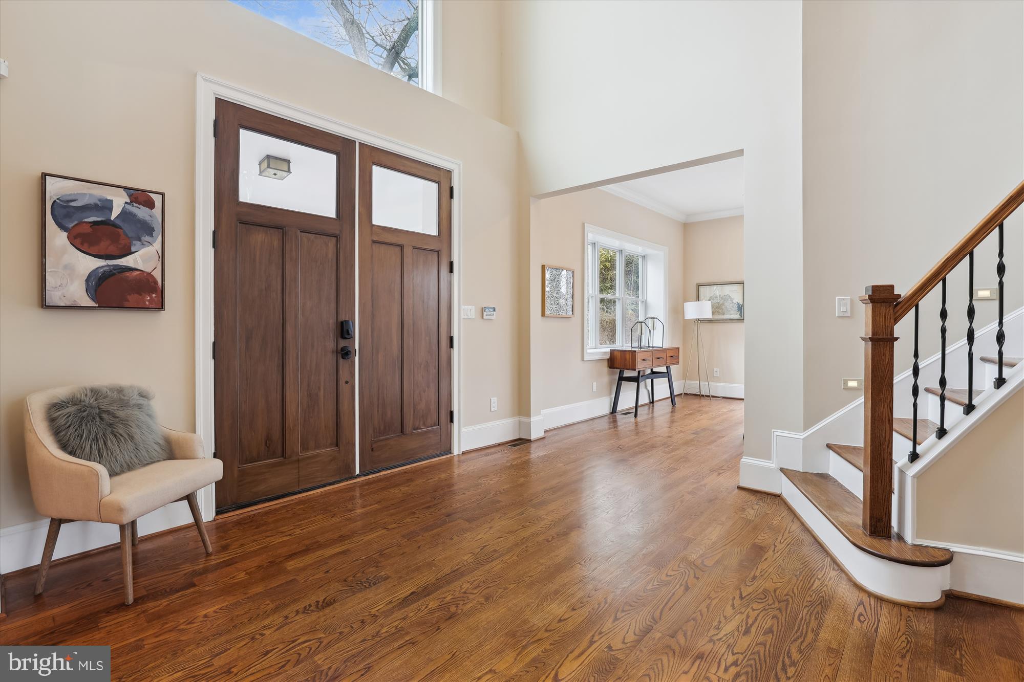 1217 Shenandoah Road Alexandria, VA 22308 - Photo 3 of 43 a view of a livingroom with furniture and hardwood floor
