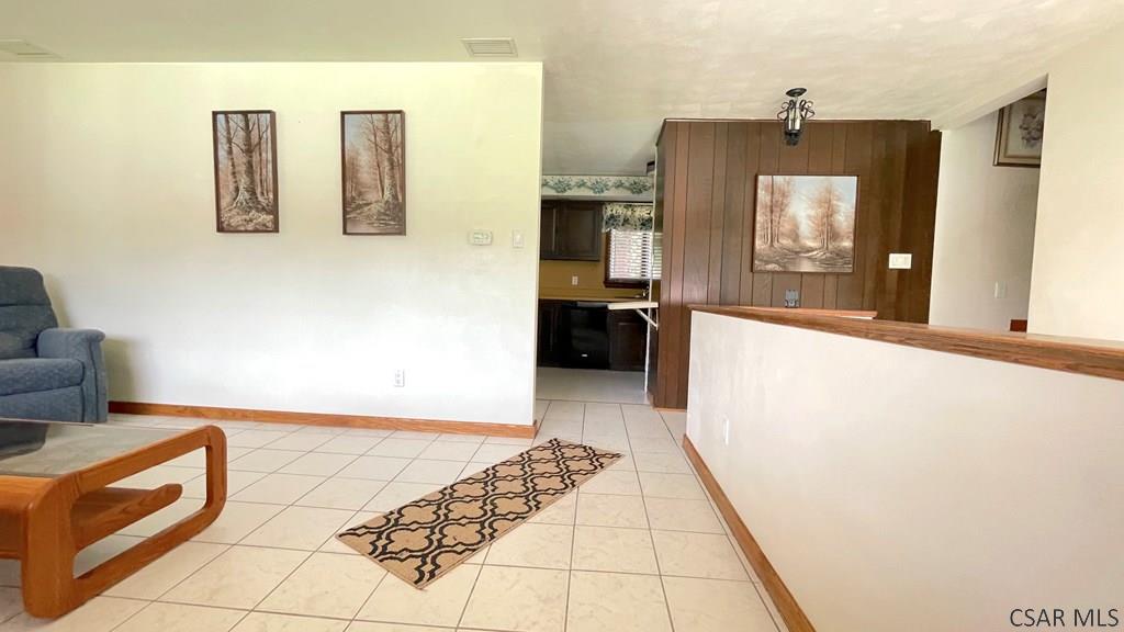 200 R Blue Diamond Street Johnstown, PA 15902 - Photo 4 of 28