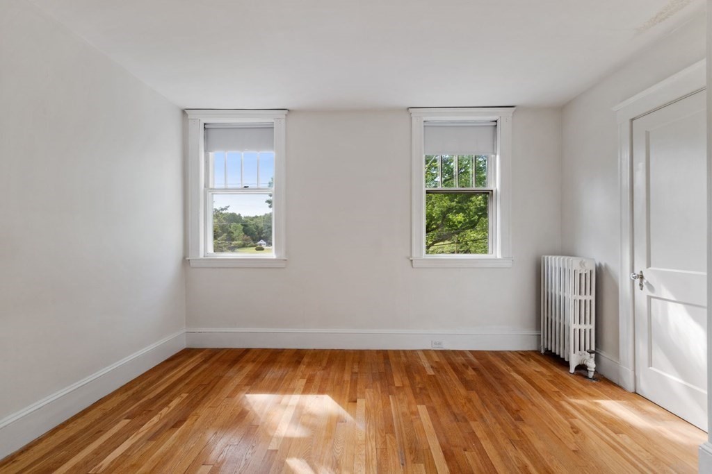 264 Lincoln Road Lincoln, MA 01773 - Photo 16 of 31 an empty room with a window