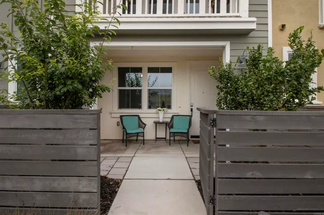 $999,999 | 1121 Makena Wy., Oceanside, CA 92054