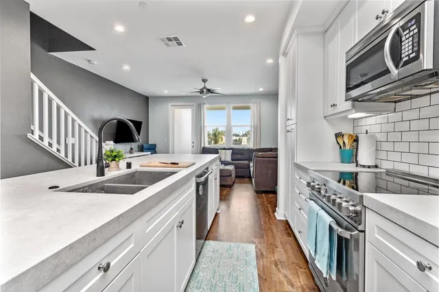 $999,999 | 1121 Makena Wy., Oceanside, CA 92054