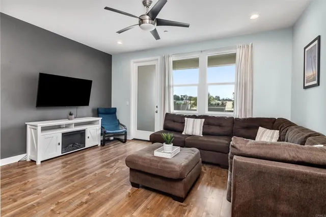 $1,099,000 | 1121 Makena Wy., Oceanside, CA 92054