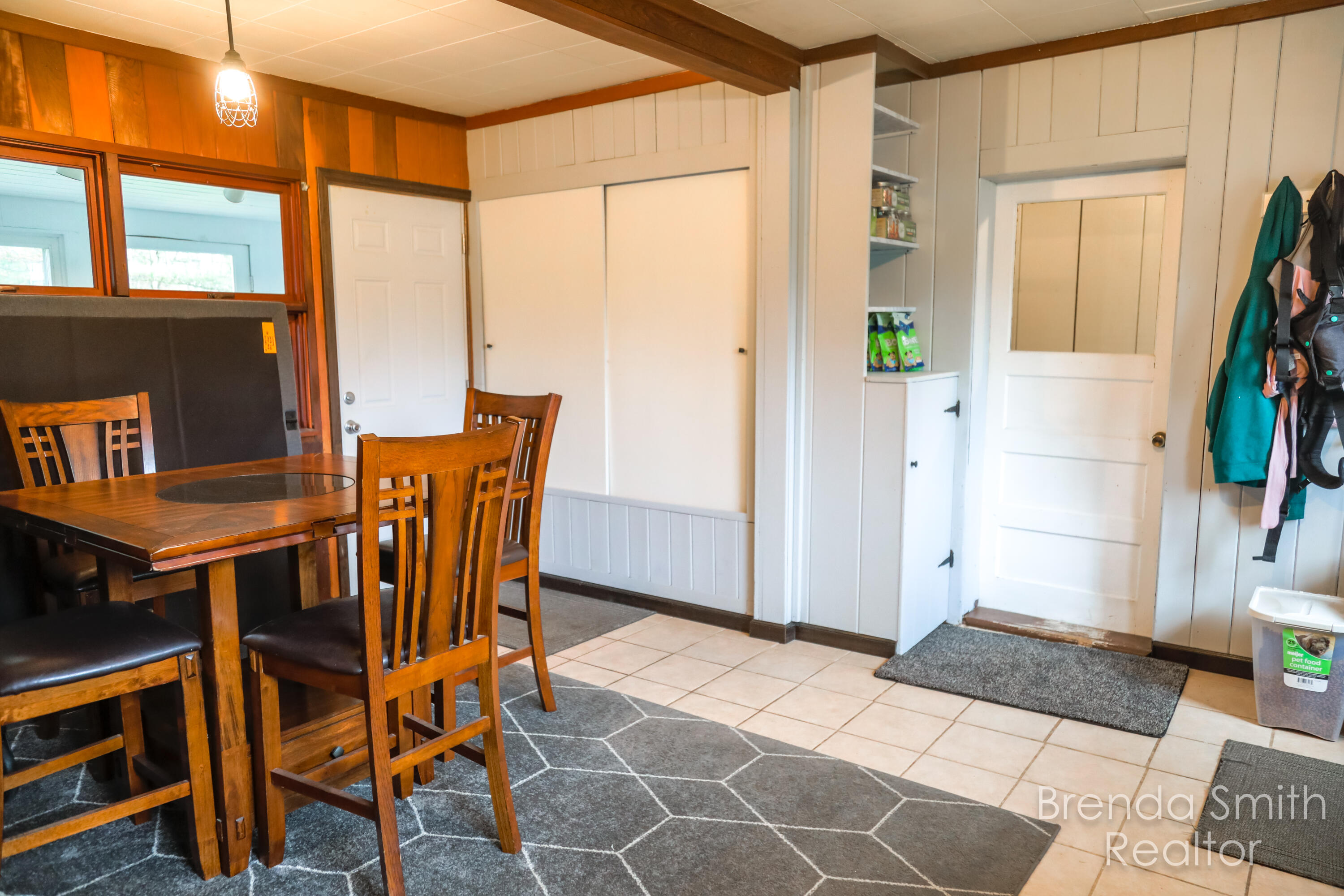 Dining Room/ Breezeway