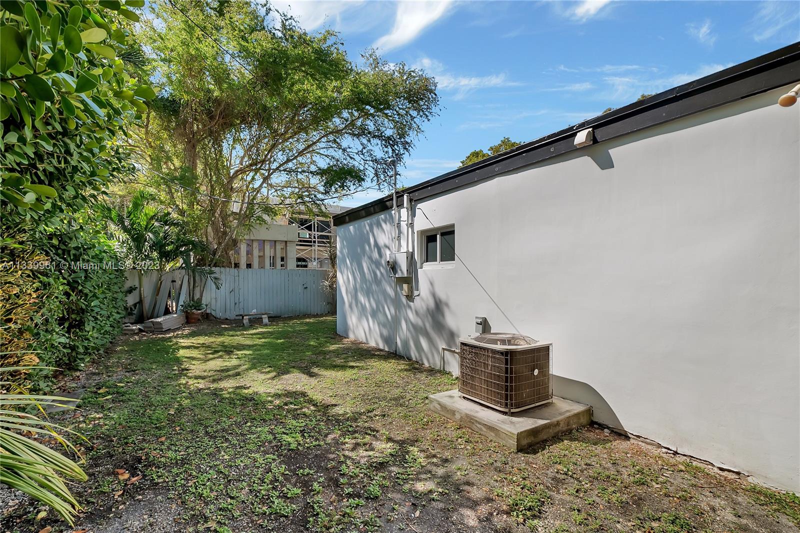 4033 South Le Jeune Road Miami, FL 33146 - Photo 22 of 24 a view of a back yard of the house