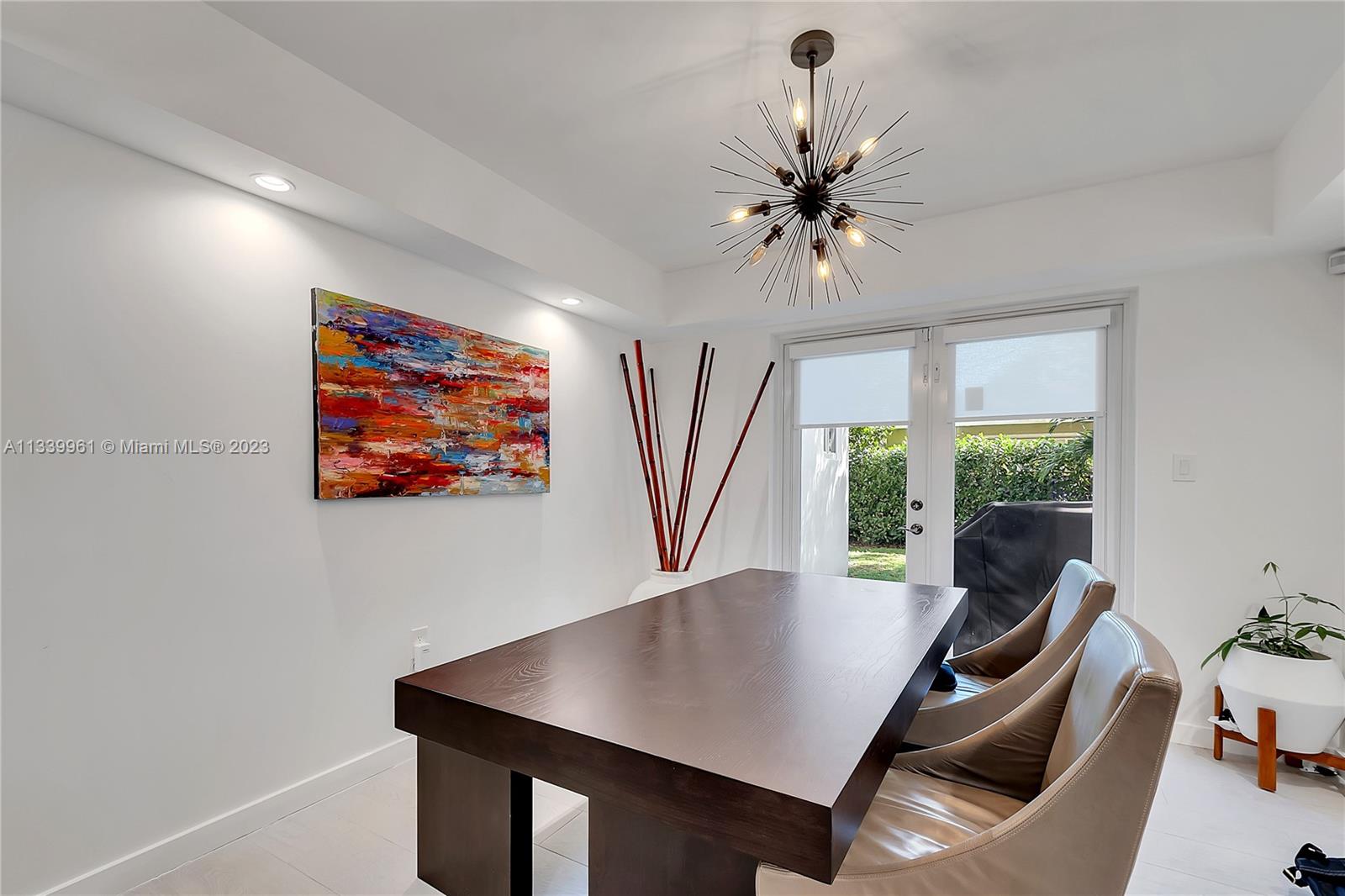 4033 South Le Jeune Road Miami, FL 33146 - Photo 6 of 24 a view of a livingroom with furniture and window