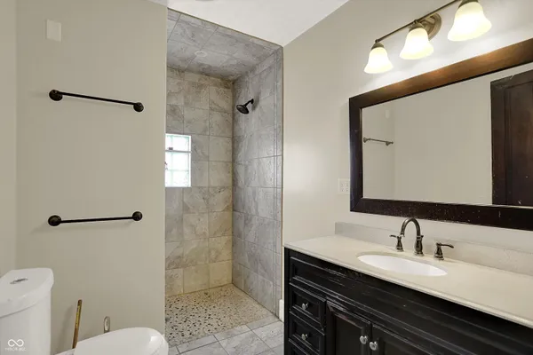 $225,000 | 614 East Main Street, Greenfield, IN 46140