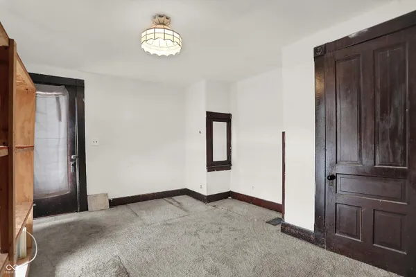 $225,000 | 614 East Main Street, Greenfield, IN 46140