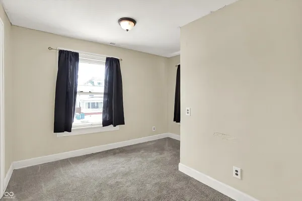 $225,000 | 614 East Main Street, Greenfield, IN 46140
