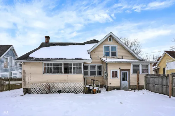 $225,000 | 614 East Main Street, Greenfield, IN 46140