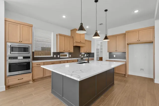 $559,990 | 32405 Forktail Lk Drive, Fulshear, TX 77441