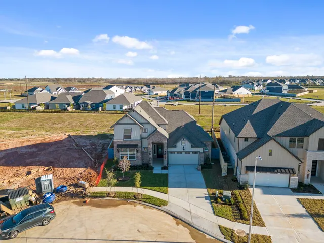 $559,990 | 32405 Forktail Lk Drive, Fulshear, TX 77441