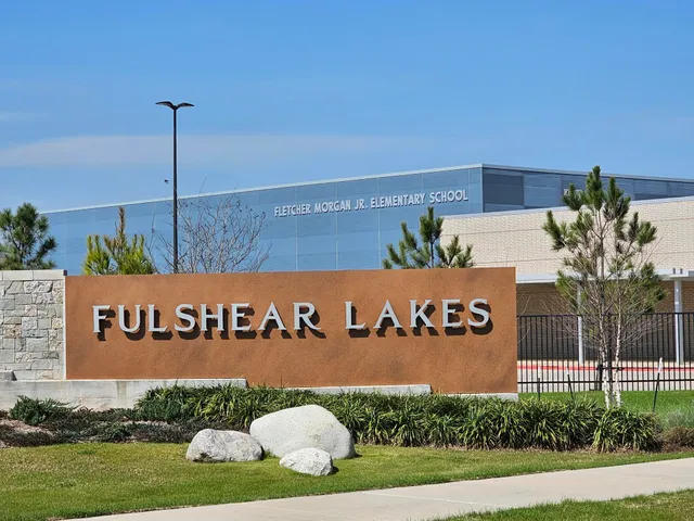 $559,990 | 32405 Forktail Lk Drive, Fulshear, TX 77441