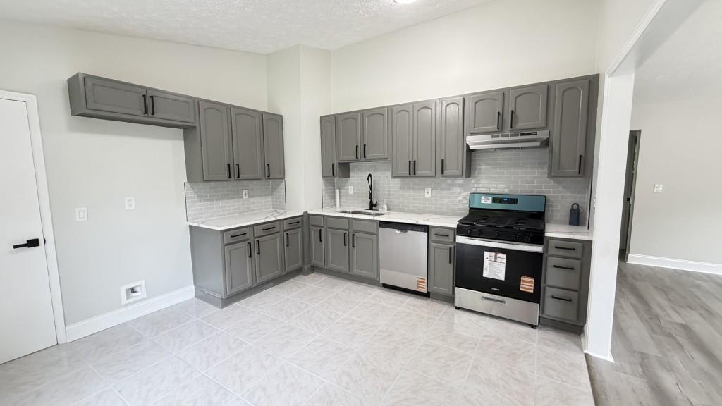 733 Inland Way Northwest Lilburn, GA 30047 - Photo 3 of 21
