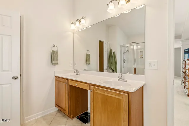 a view of a livingroom with furniture