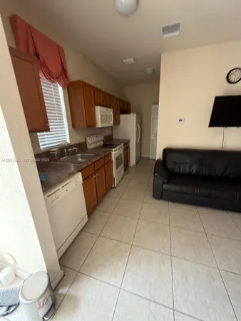 $1,550 | 16961 Southwest 90th Terrace, Unit STUDIO, Miami, FL 33196