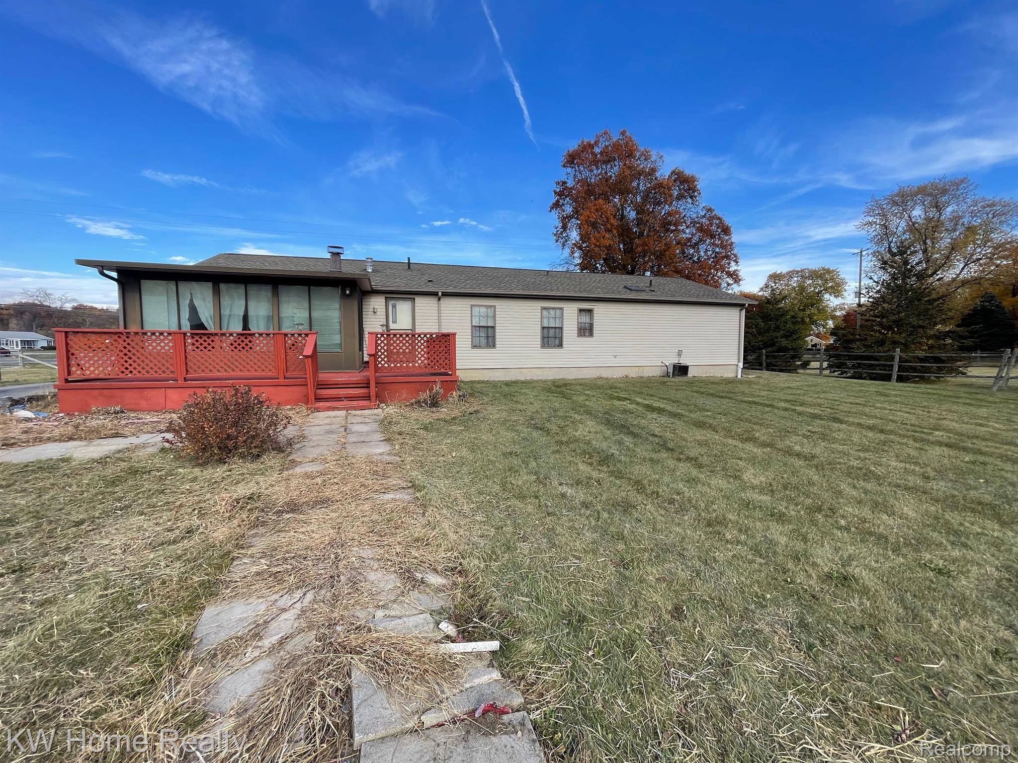 4585 West Dunbar Road Monroe, MI 48161 - Photo 17 of 19 Gallery Image 17