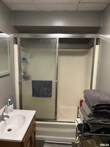 $137,000 | 401 North Division Street, Unit A & B, Du Quoin, IL 62832