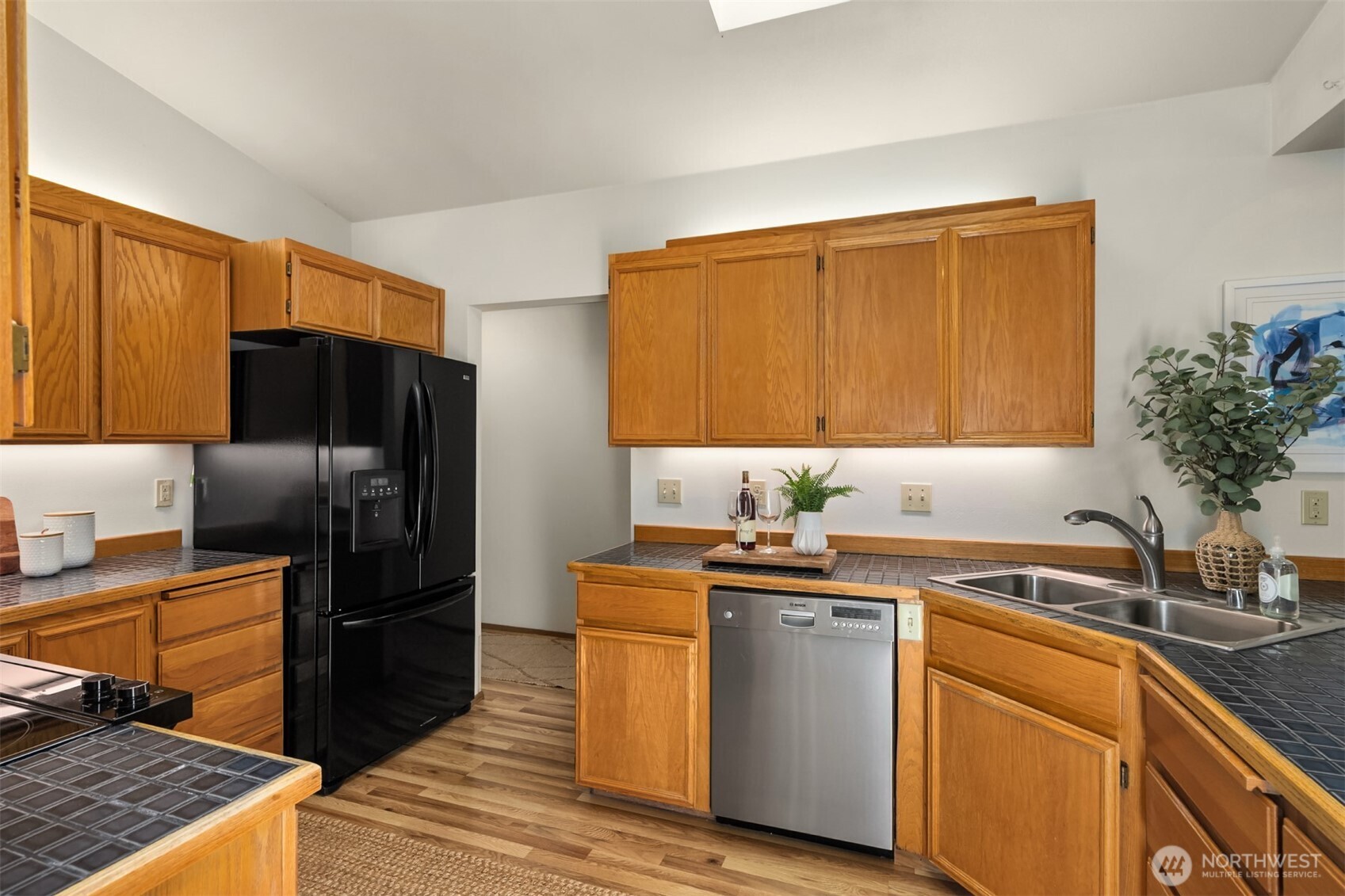 8960 Northeast Day Road Bainbridge Island, WA 98110 - Photo 11 of 40 Gallery Image 11