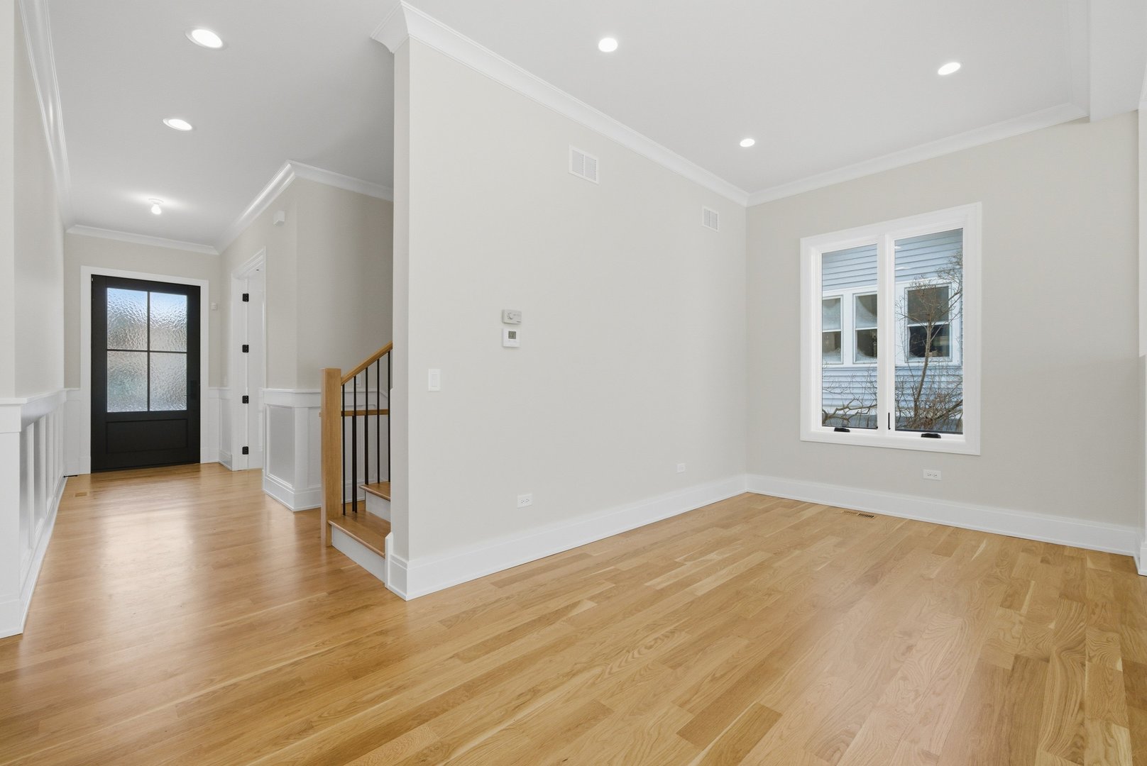 611 South Prospect Avenue Elmhurst, IL 60126 - Photo 8 of 28 a view of livingroom with hallway