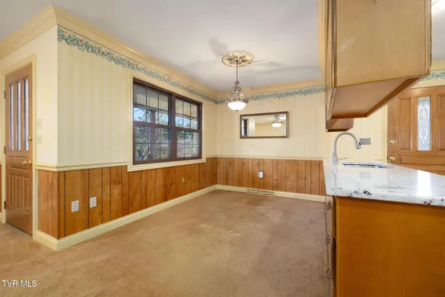 $344,800 | 536 Mayfield Avenue, Unit 3, Kingsport, TN 37665