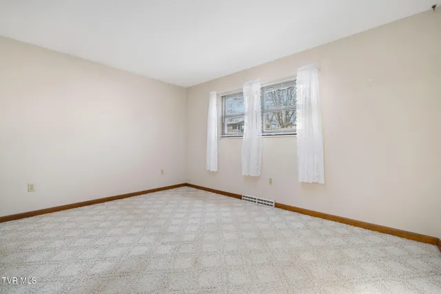 $344,800 | 536 Mayfield Avenue, Unit 3, Kingsport, TN 37665