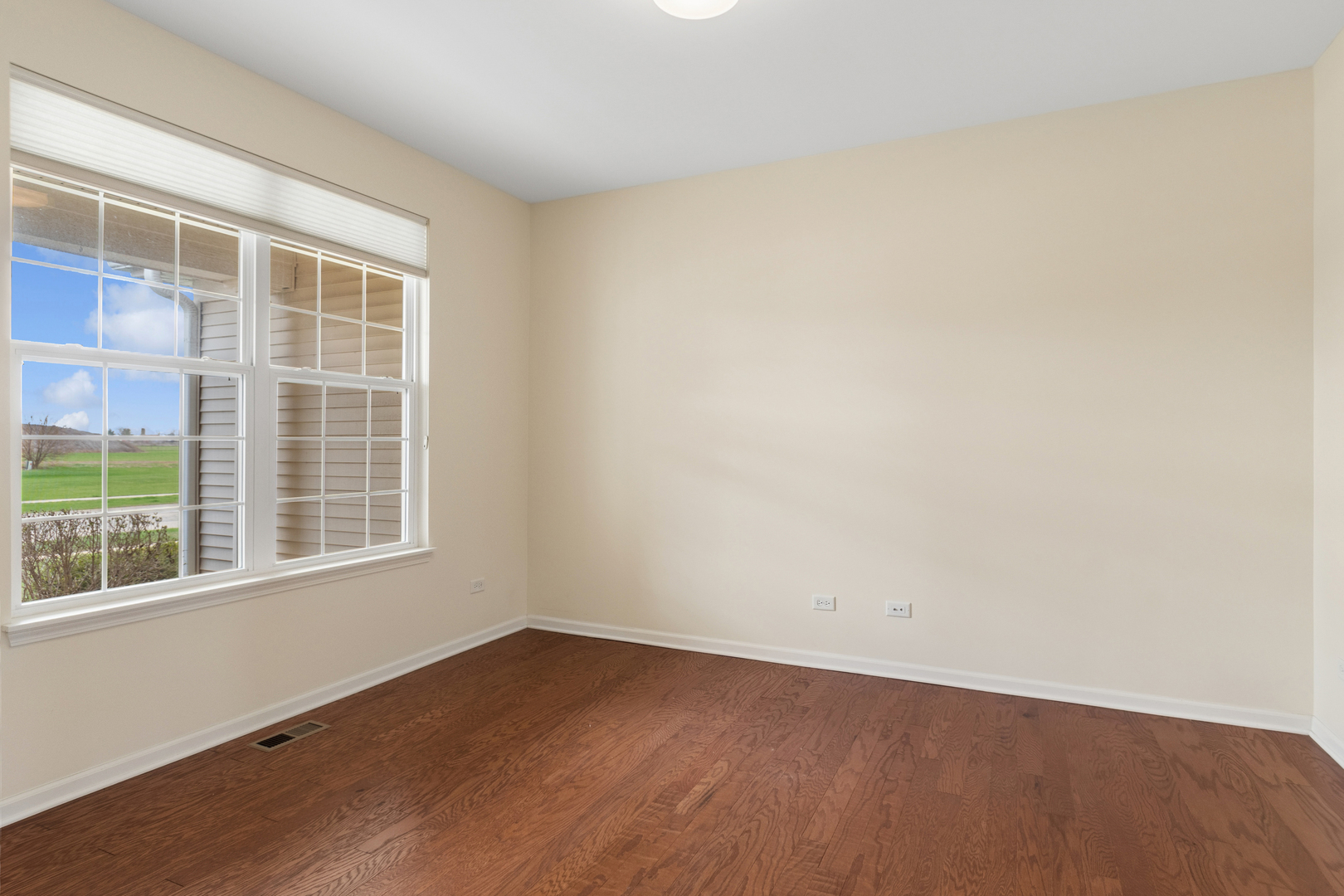 467 Snow Street Sugar Grove, IL 60554 - Photo 2 of 23