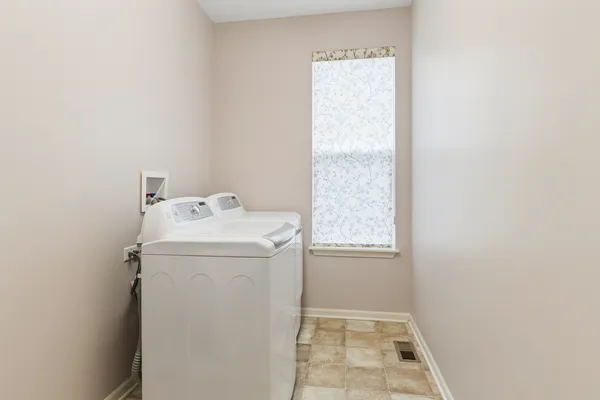 $435,000 | 467 Snow Street, Sugar Grove, IL 60554