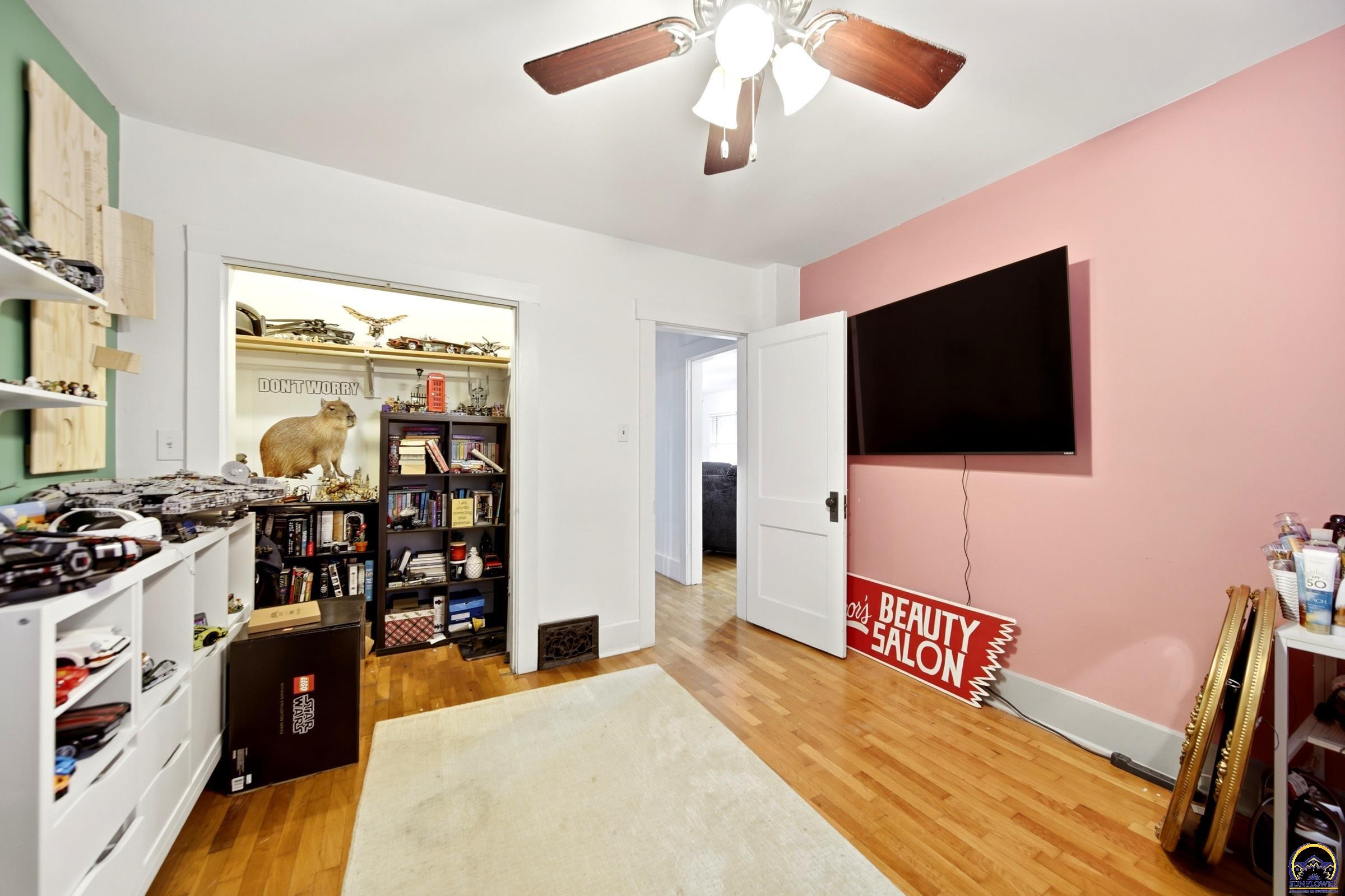1237 Southwest MacVicar Avenue Topeka, KS 66604 - Photo 12 of 18