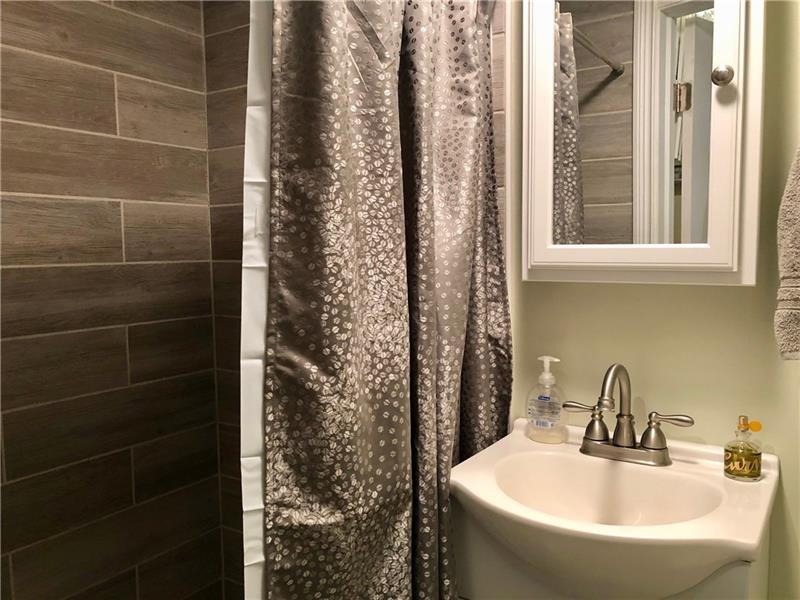 427 Pearce Road Pittsburgh, PA 15234 - Photo 22 of 24