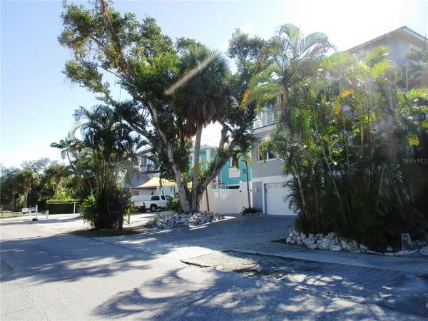 $1,200,000 | 618 Avenida De Mayo, Sarasota, FL 34242