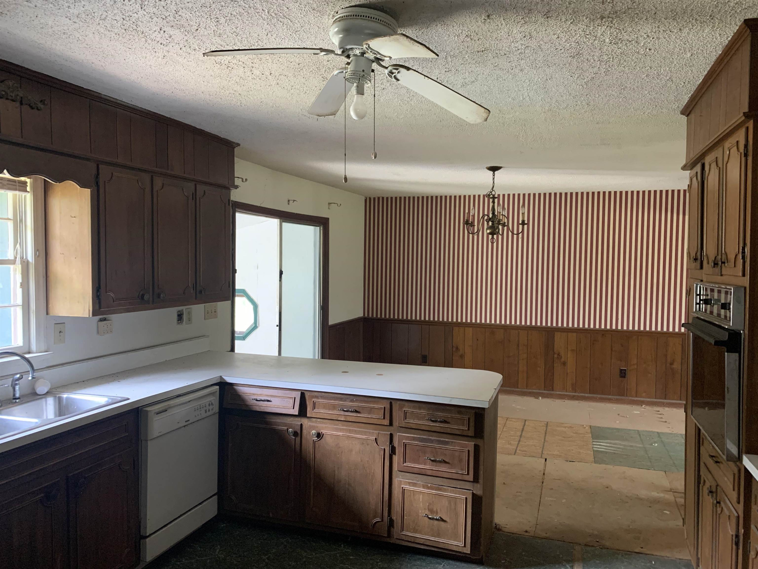 1305 Rhondale Road Selma, NC 27576 - Photo 14 of 18 Photo 16
