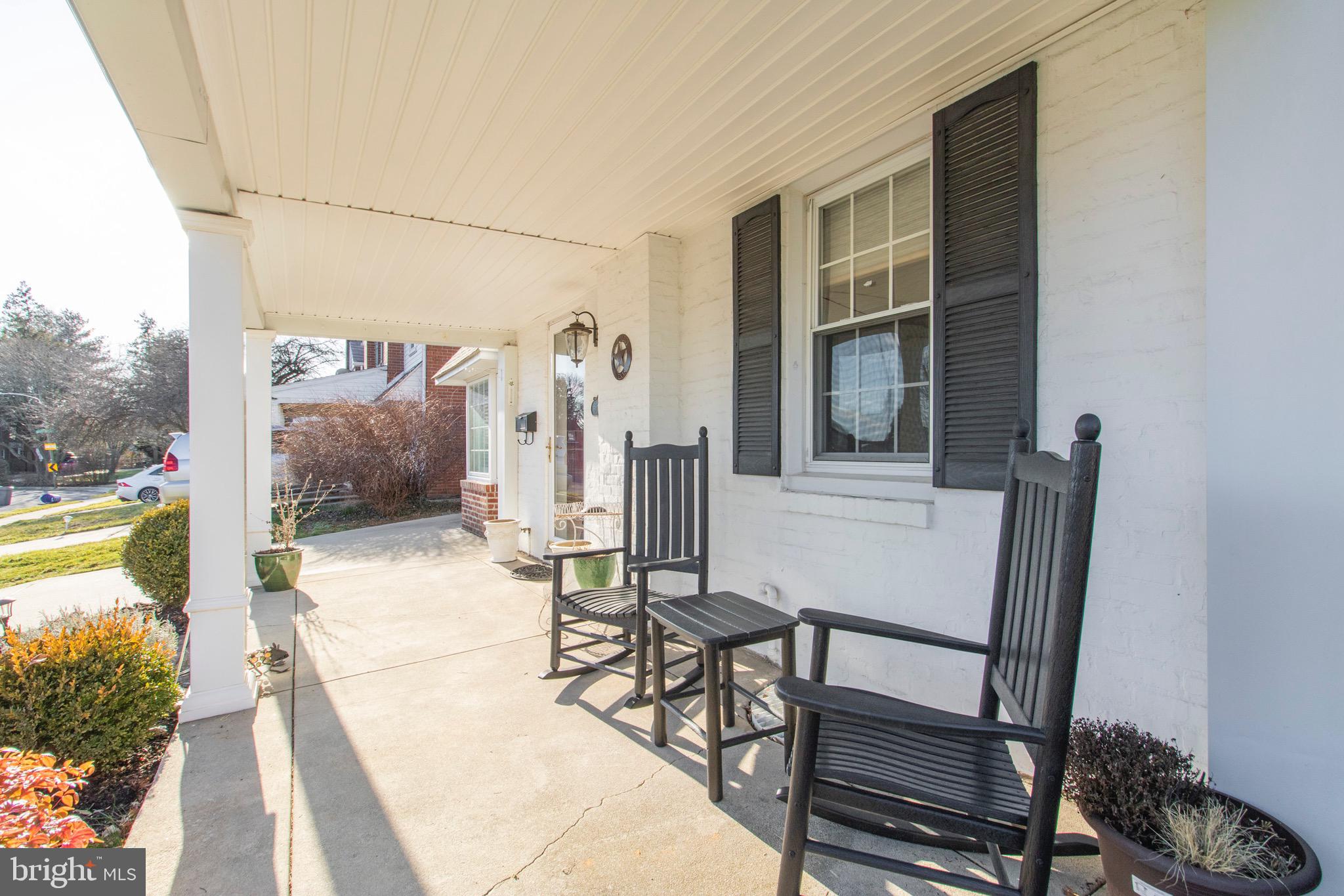 608 Palairet Road Philadelphia, PA 19128 - Photo 3 of 34 Front porch