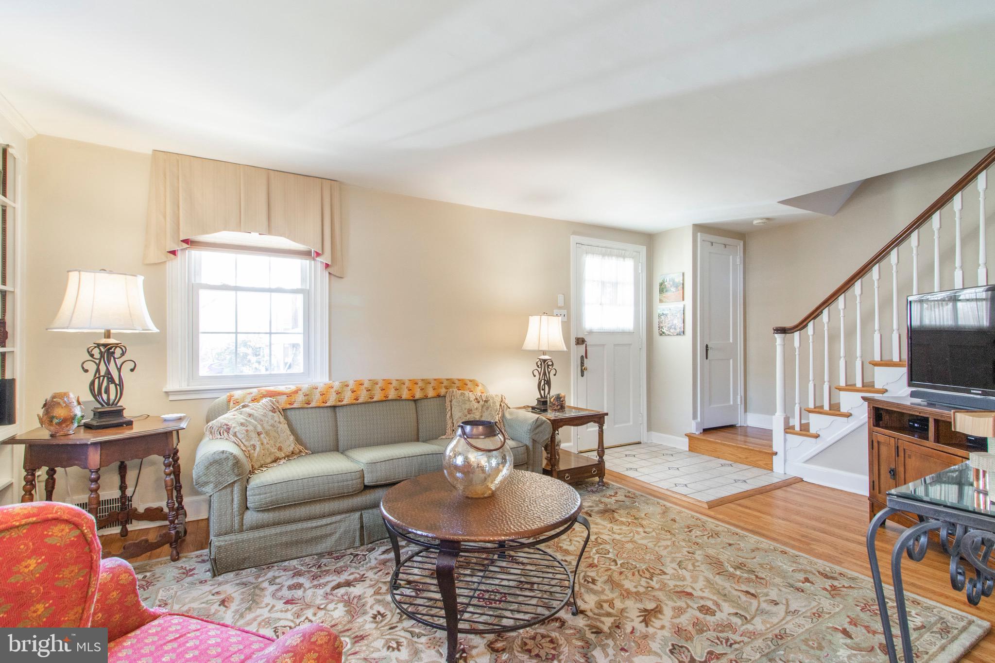 608 Palairet Road Philadelphia, PA 19128 - Photo 4 of 34 Living Room