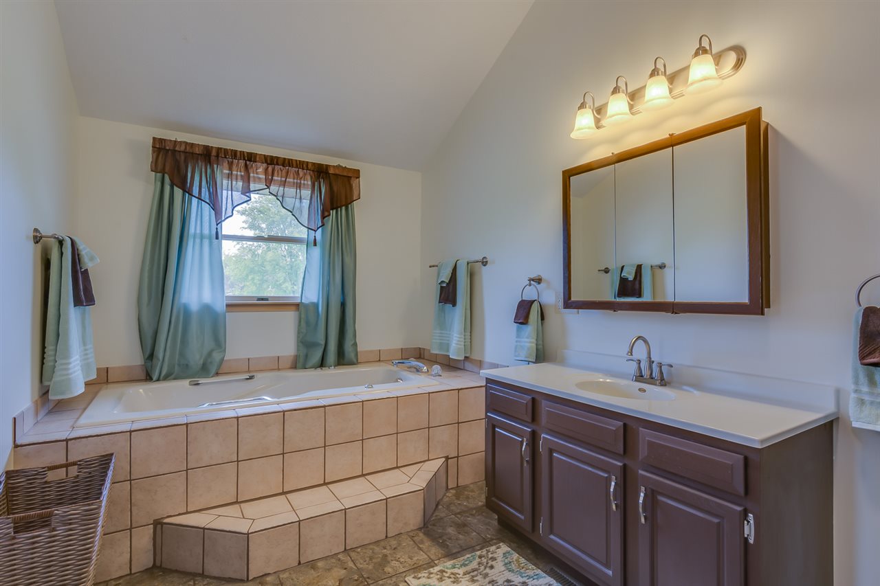 54514 Ash Road Osceola, IN 46561 - Photo 20 of 34 Gallery Image 20
