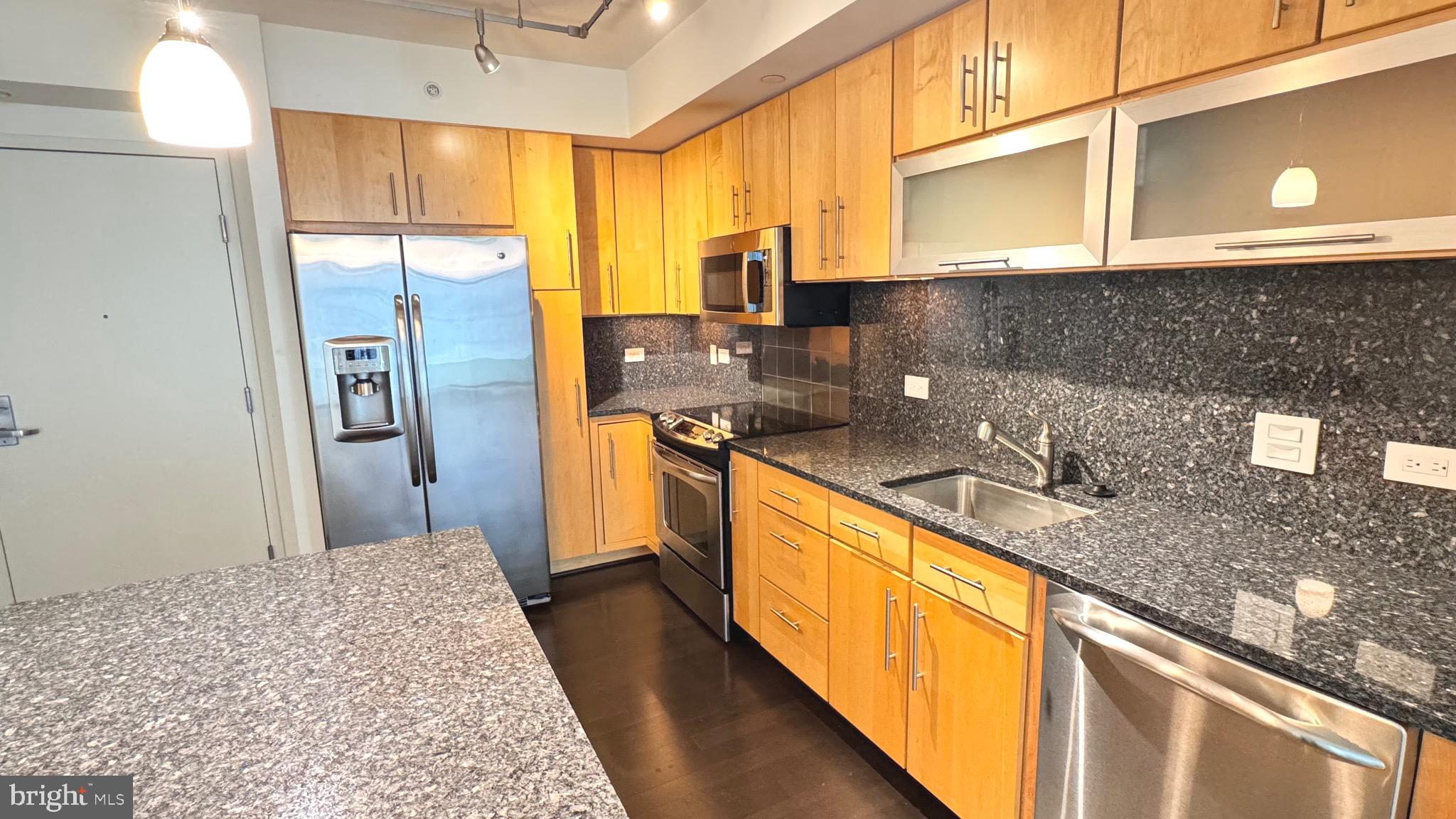 1025 First Street Southeast, Unit 614 Washington, DC 20003 - Photo 4 of 54 Ample Cabinets