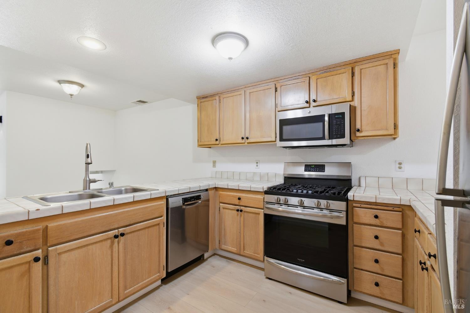 1308 Mission Boulevard Santa Rosa, CA 95409 - Photo 5 of 36