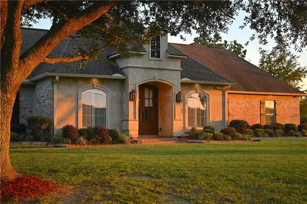 $634,900 | 794 Beauregard Landry Road, Marksville, LA 71351
