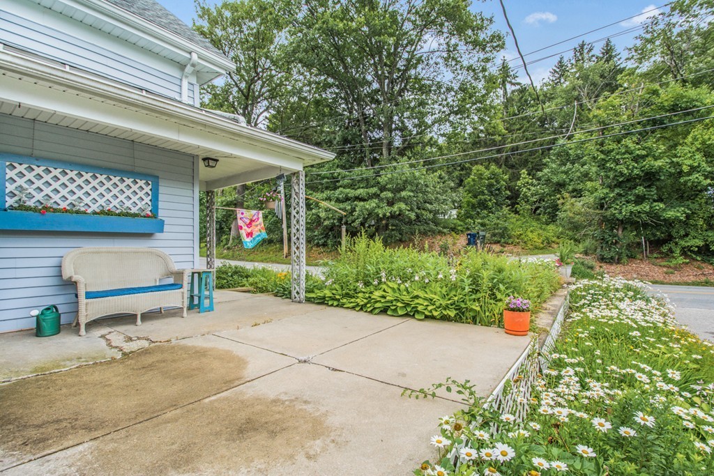 54 Berlin Road Marlborough, MA 01752 - Photo 4 of 30 Gallery Image 4
