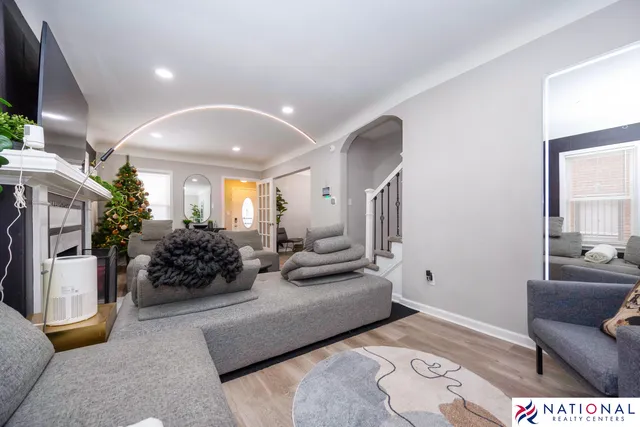 $299,900 | 18627 Washburn Street, Detroit, MI 48221