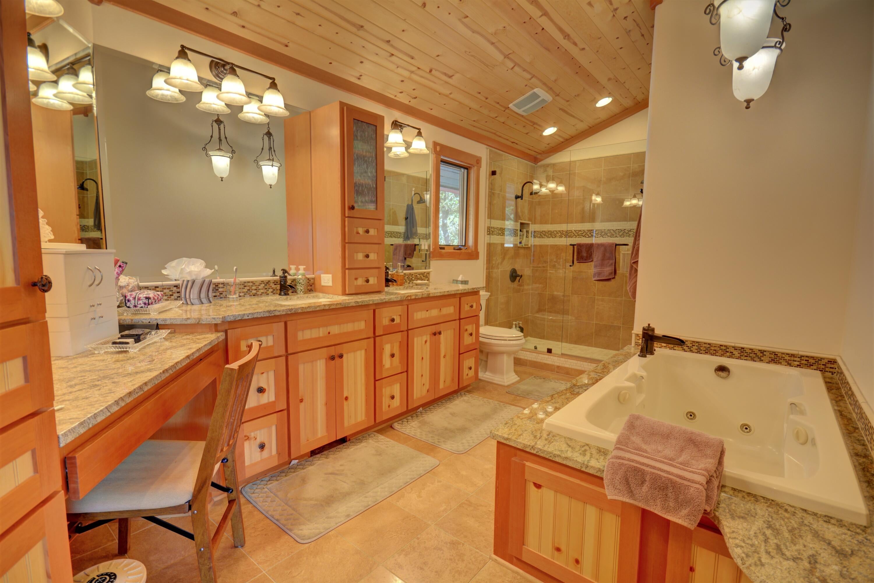 2421 Old Military Road Central Point, OR 97502 - Photo 15 of 35 50