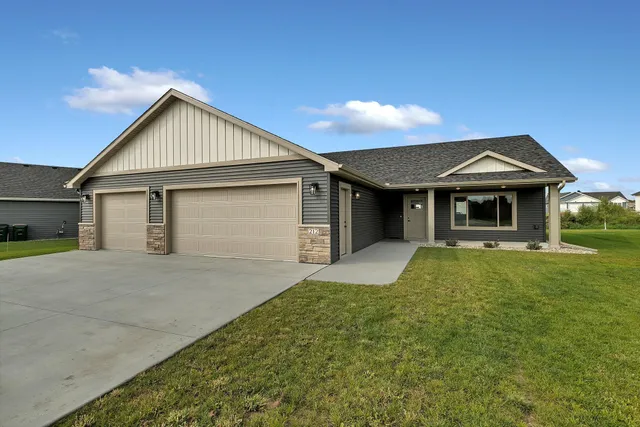 $459,900 | 212 Woolgrass Way, Avon, MN 56310