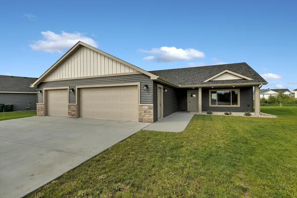 $449,900 | 212 Woolgrass Way, Avon, MN 56310