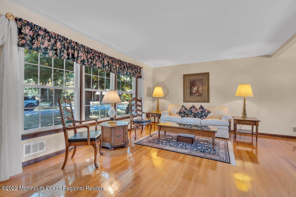 5 Raser Place Farmingdale, NJ 07727 - Photo 9 of 45 012_dsc04988