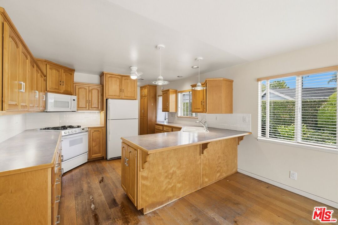 436 Via Roma Santa Barbara, CA 93110 - Photo 15 of 60 Gallery Image 15