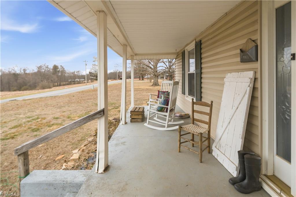 1149 Quaker Church Road Siloam, NC 27047 - Photo 15 of 47