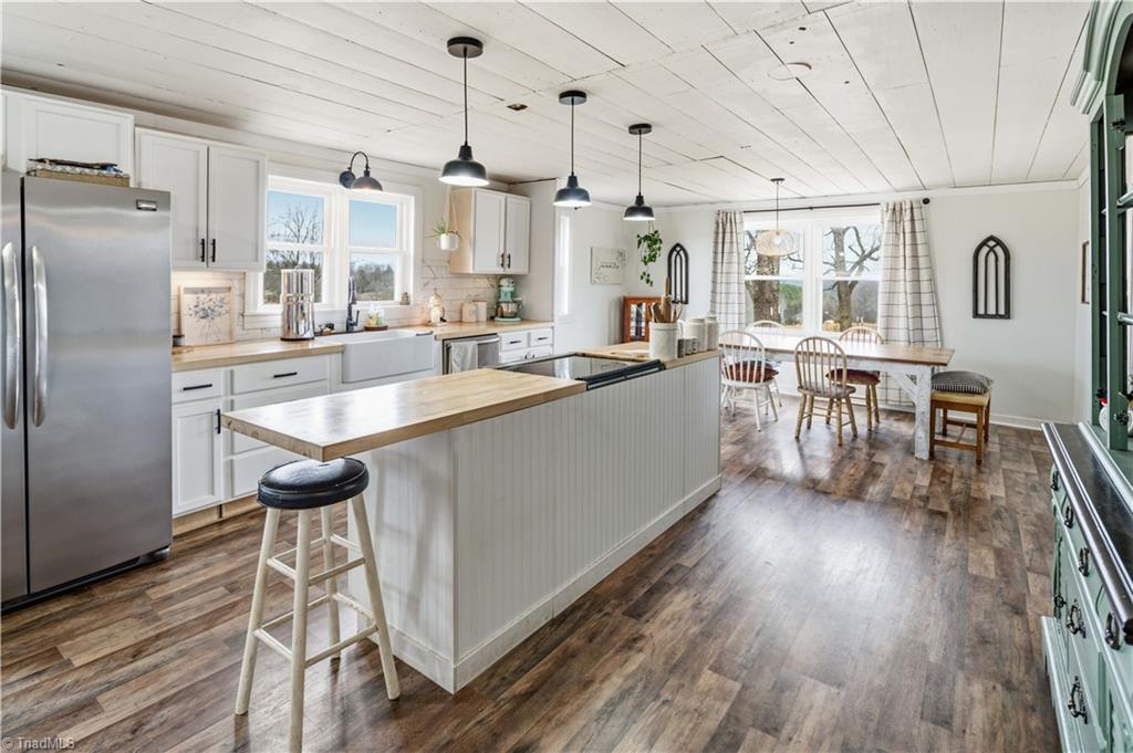 1149 Quaker Church Road Siloam, NC 27047 - Photo 24 of 47 Kitchen