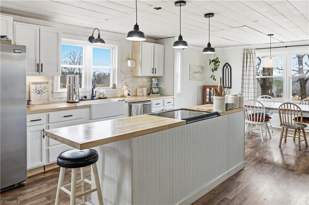 1149 Quaker Church Road Siloam, NC 27047 - Photo 25 of 47 Kitchen