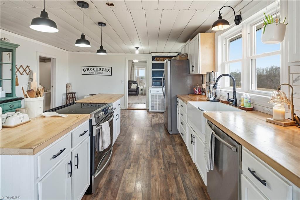 1149 Quaker Church Road Siloam, NC 27047 - Photo 26 of 47 Kitchen