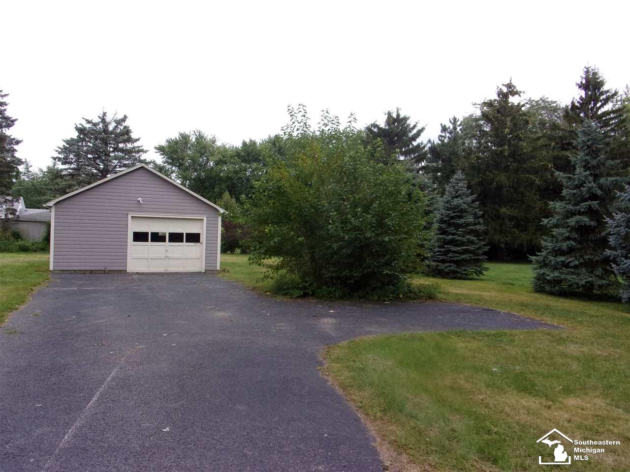 2068 East Erie Road Erie, MI 48133 - Photo 3 of 21