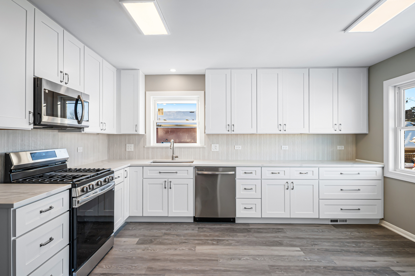 9120 West 26th Place Brookfield, IL 60513 - Photo 5 of 32